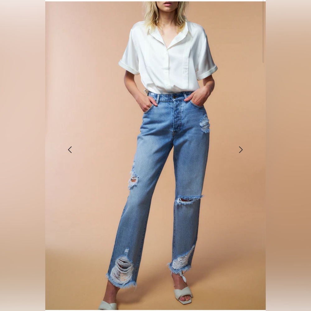 NWT! SER.O.YA Maggie Mid Rise Straight Leg Jeans.